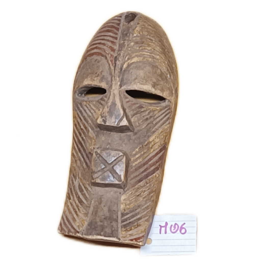 M06 Maschera cerimoniale africana in legno